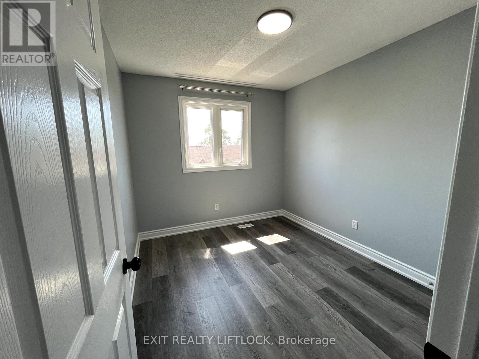 722 Trailview Drive, Peterborough South (East), Ontario  K9J 8P2 - Photo 10 - X12338092