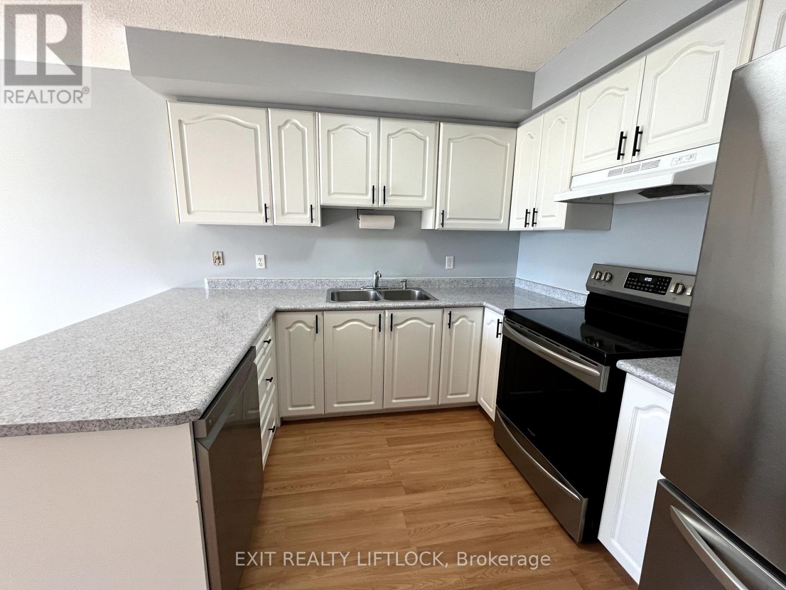 722 Trailview Drive, Peterborough South (East), Ontario  K9J 8P2 - Photo 9 - X12338092