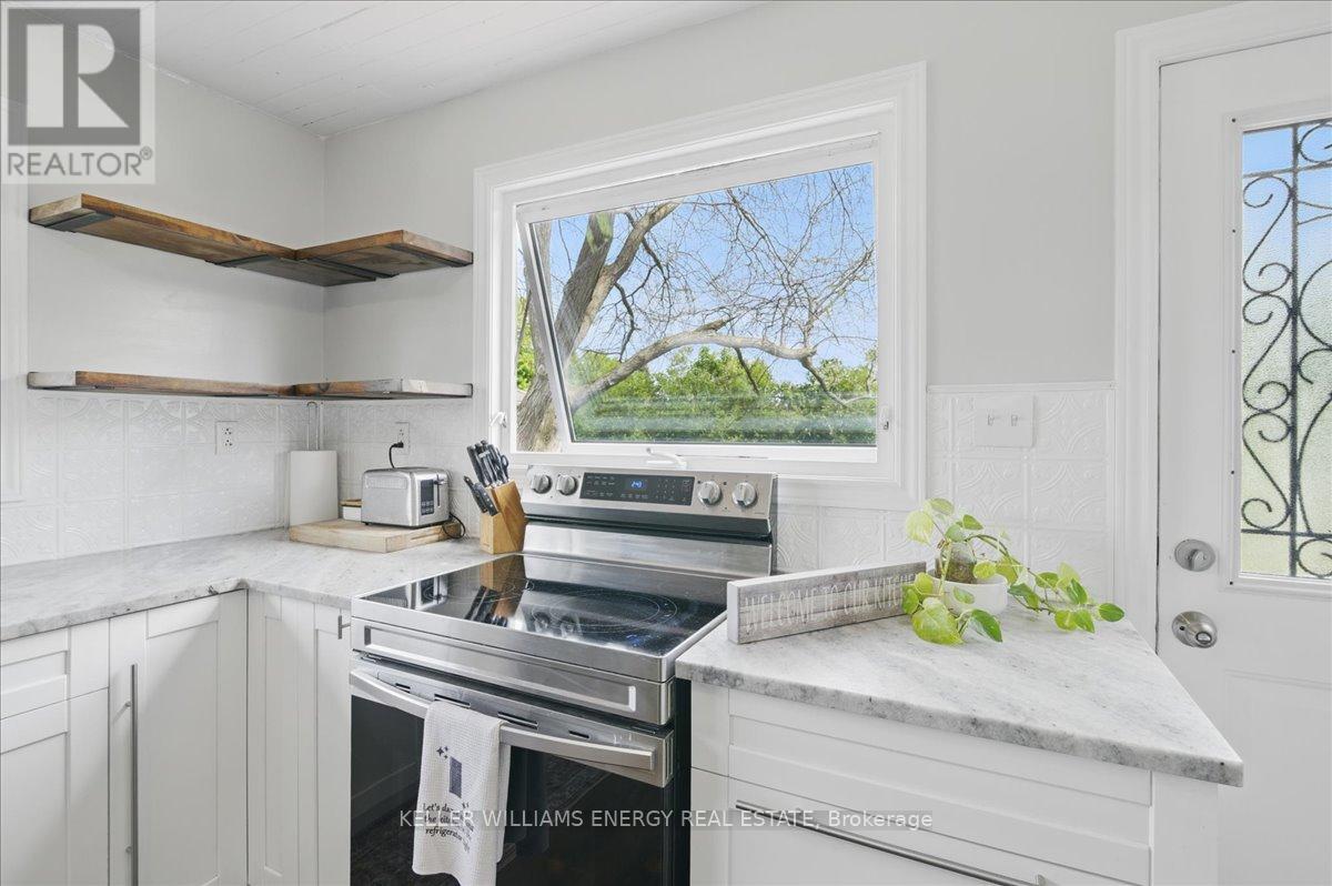 33 Lila Court, Kawartha Lakes (Emily), Ontario  K0L 2W0 - Photo 6 - X12338253