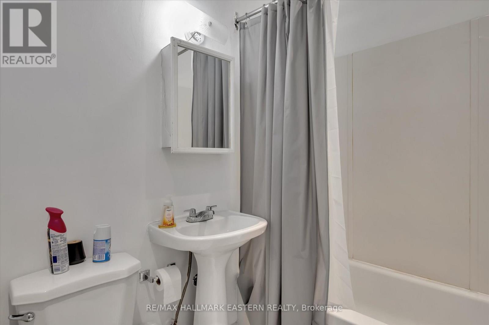 236 Burnham Street, Peterborough East (Central), Ontario  K9H 1T1 - Photo 30 - X12338289