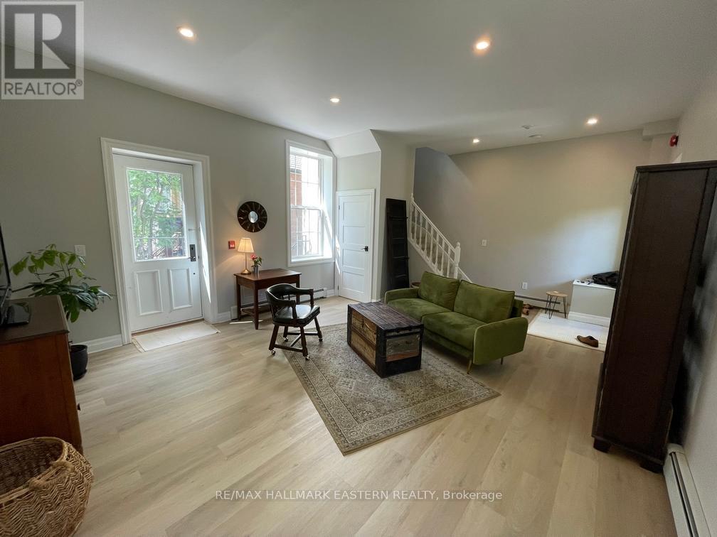 236 Burnham Street, Peterborough East (Central), Ontario  K9H 1T1 - Photo 41 - X12338289