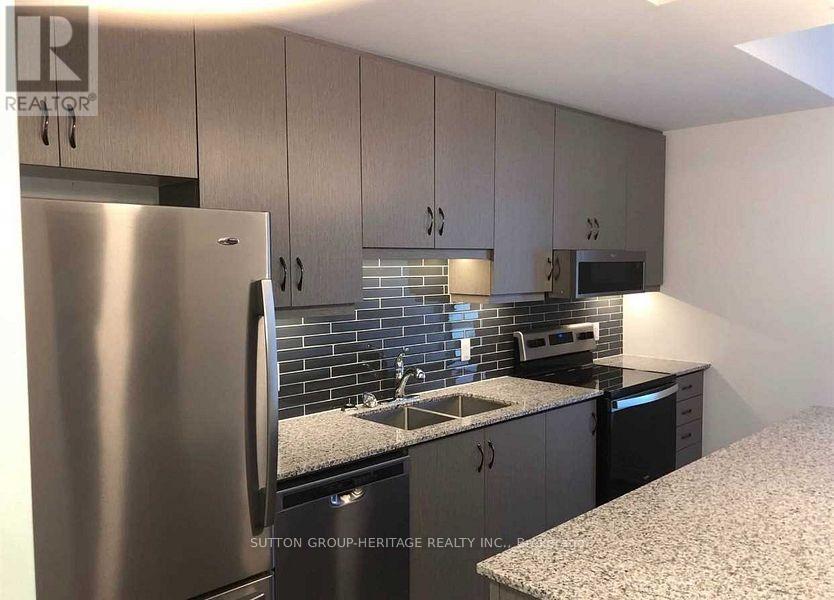 403 - 109 King Avenue E, Clarington (Newcastle), Ontario  L1B 1H3 - Photo 2 - E12338247