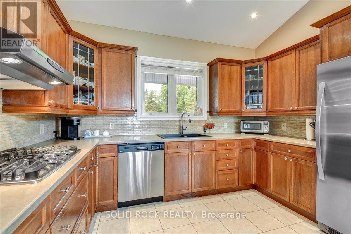 137 Hearthstone Road, Trent Hills (Campbellford), Ontario  K0L 1L0 - Photo 10 - X12338533