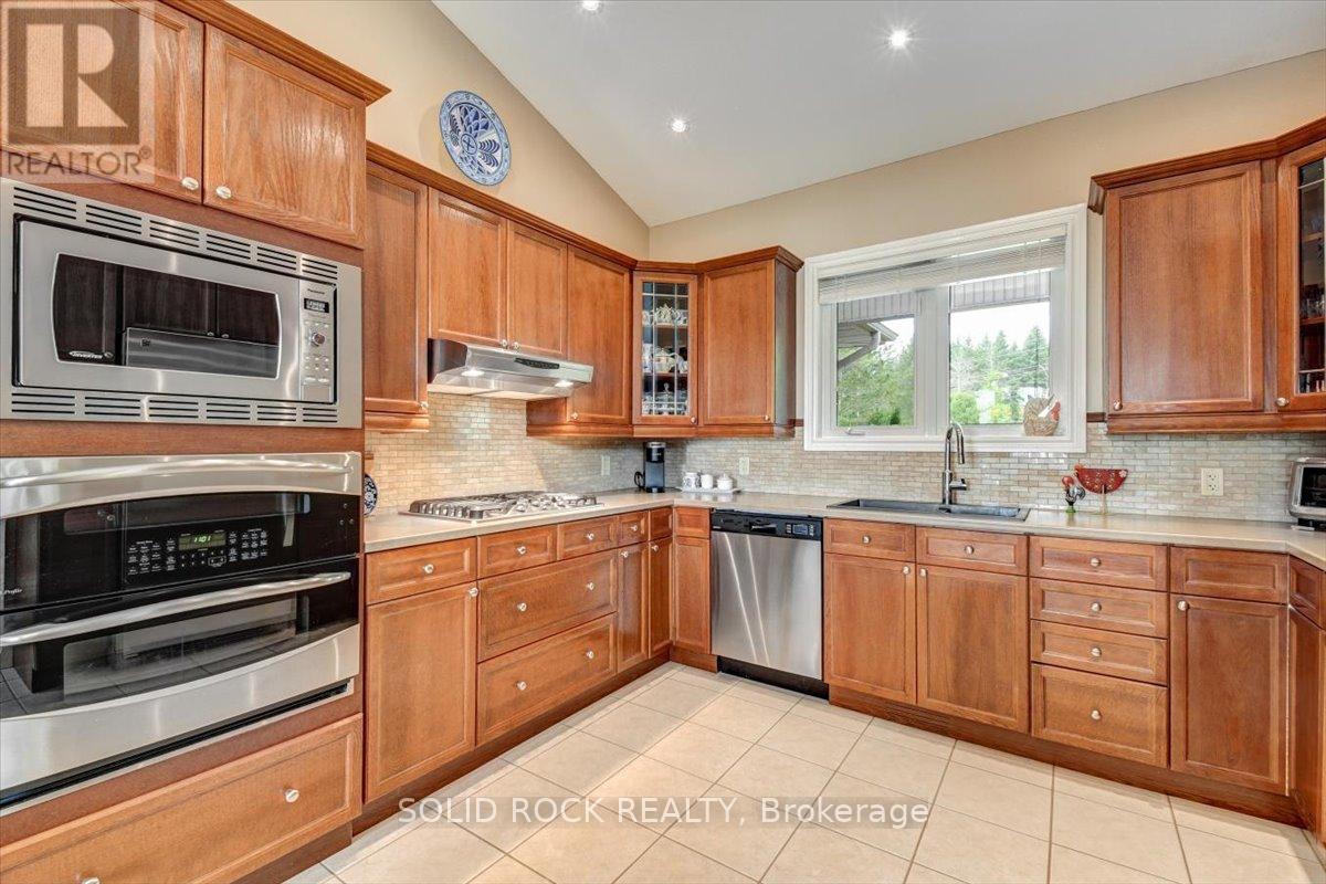 137 Hearthstone Road, Trent Hills (Campbellford), Ontario  K0L 1L0 - Photo 9 - X12338533