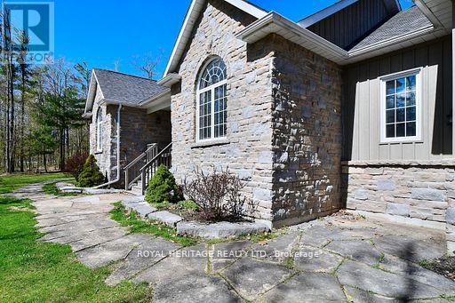134 Mitchell Crescent, Trent Lakes, Ontario  K0L 1J0 - Photo 5 - X12338814