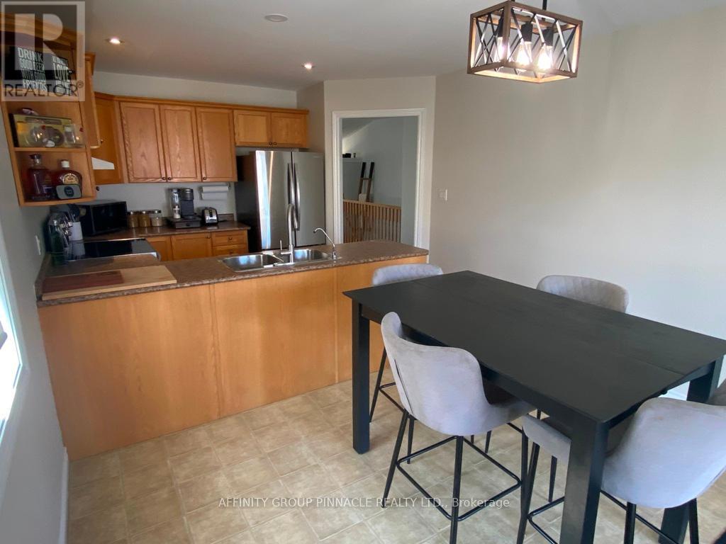 37 Springdale Drive, Kawartha Lakes (Lindsay), Ontario  K9V 4R1 - Photo 13 - X12338837