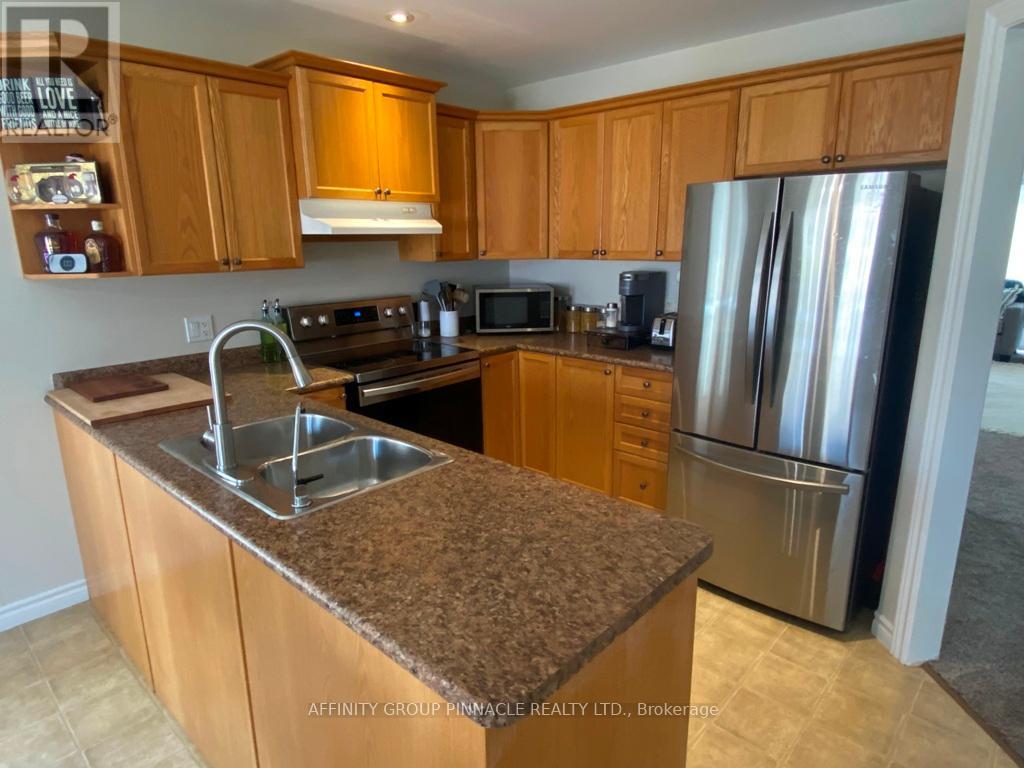 37 Springdale Drive, Kawartha Lakes (Lindsay), Ontario  K9V 4R1 - Photo 14 - X12338837