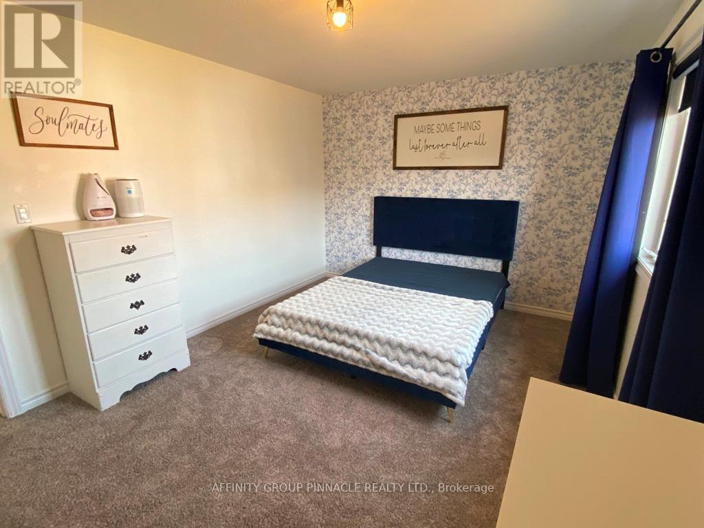 37 Springdale Drive, Kawartha Lakes (Lindsay), Ontario  K9V 4R1 - Photo 18 - X12338837
