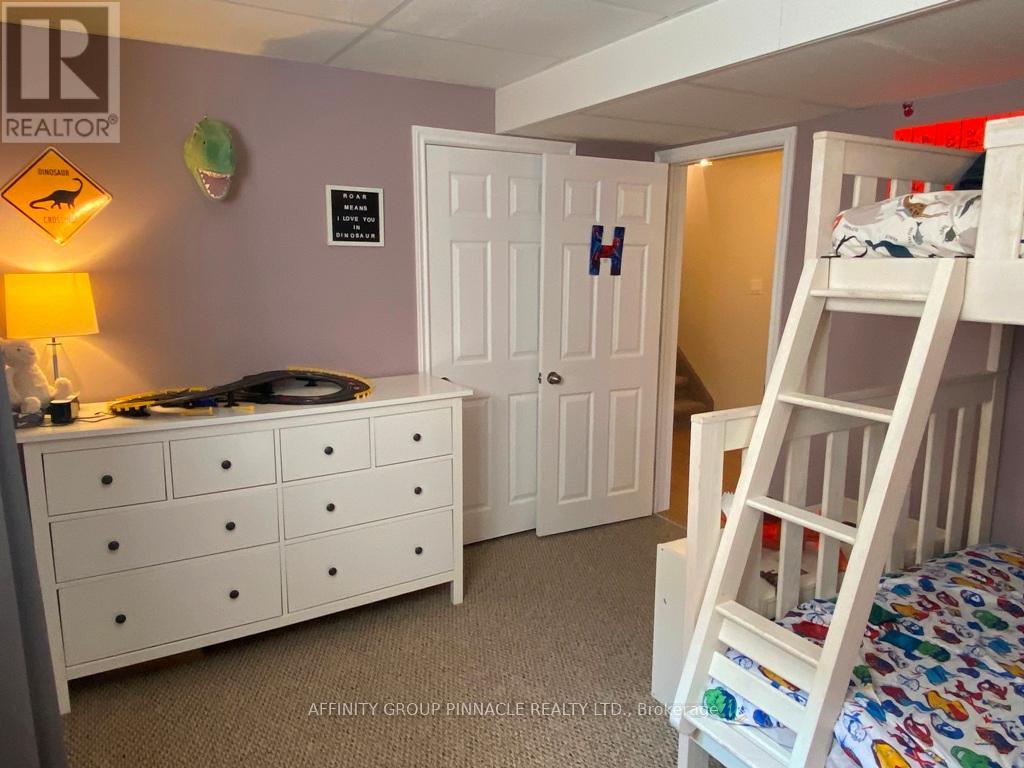 37 Springdale Drive, Kawartha Lakes (Lindsay), Ontario  K9V 4R1 - Photo 34 - X12338837