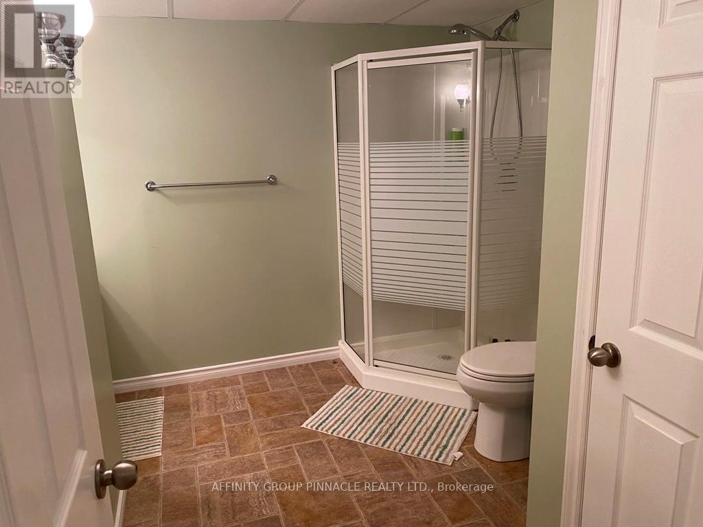 37 Springdale Drive, Kawartha Lakes (Lindsay), Ontario  K9V 4R1 - Photo 38 - X12338837