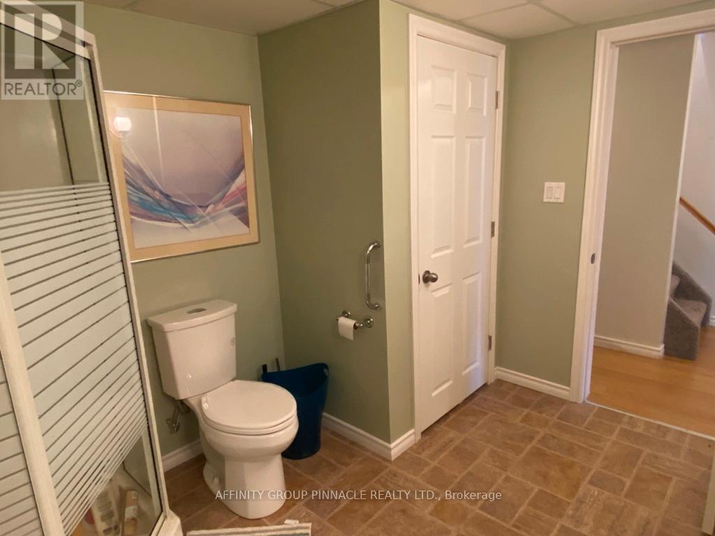 37 Springdale Drive, Kawartha Lakes (Lindsay), Ontario  K9V 4R1 - Photo 40 - X12338837