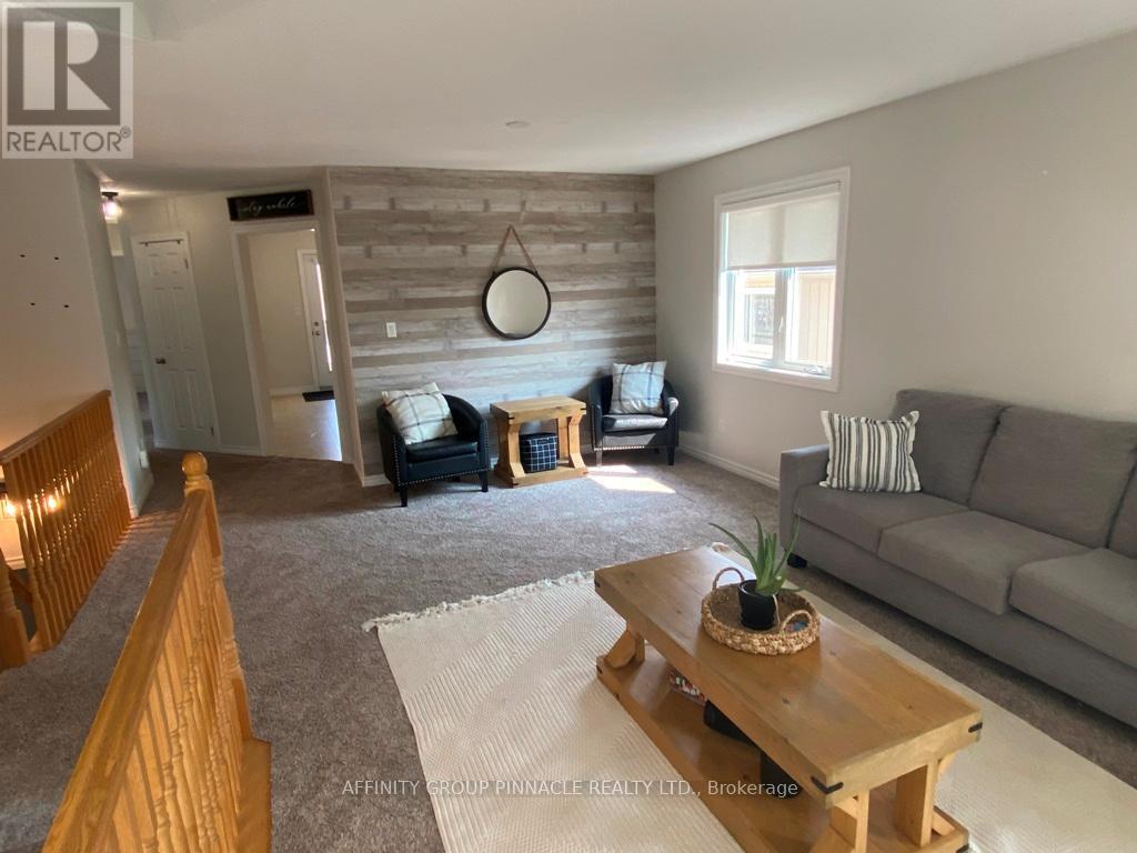 37 Springdale Drive, Kawartha Lakes (Lindsay), Ontario  K9V 4R1 - Photo 7 - X12338837