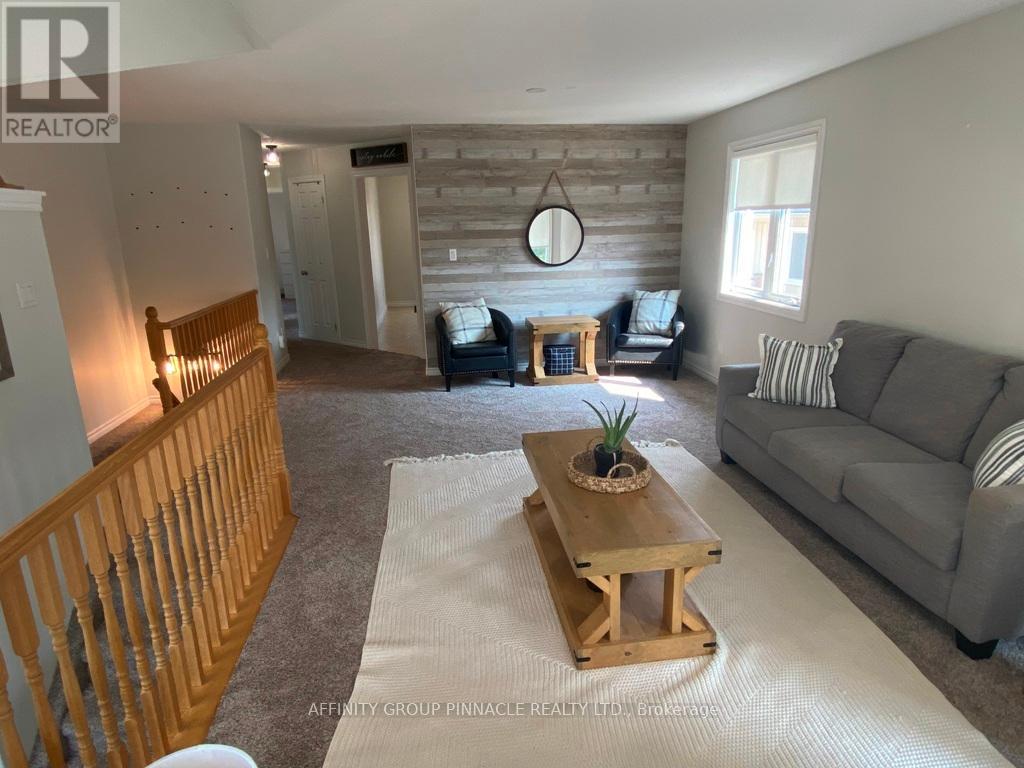 37 Springdale Drive, Kawartha Lakes (Lindsay), Ontario  K9V 4R1 - Photo 9 - X12338837