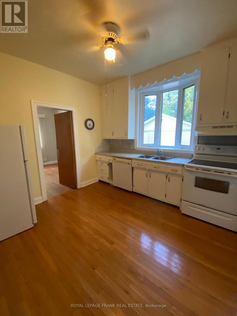 199 Barnardo Avenue, Peterborough North (South), Ontario  K9H 5V6 - Photo 8 - X12338859