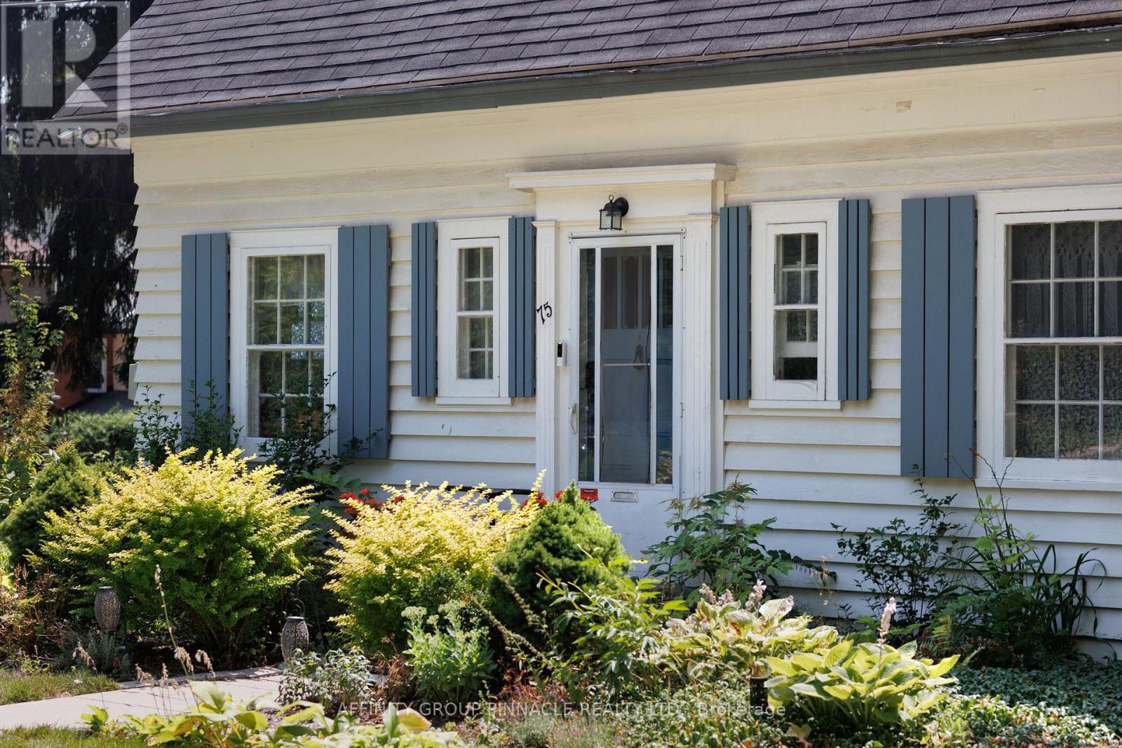 75 Bond Street W, Kawartha Lakes (Lindsay), Ontario  K9V 3R5 - Photo 3 - X12338876