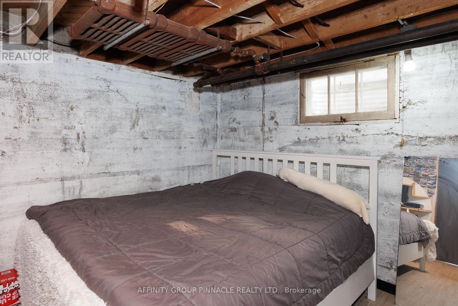75 Bond Street W, Kawartha Lakes (Lindsay), Ontario  K9V 3R5 - Photo 36 - X12338876