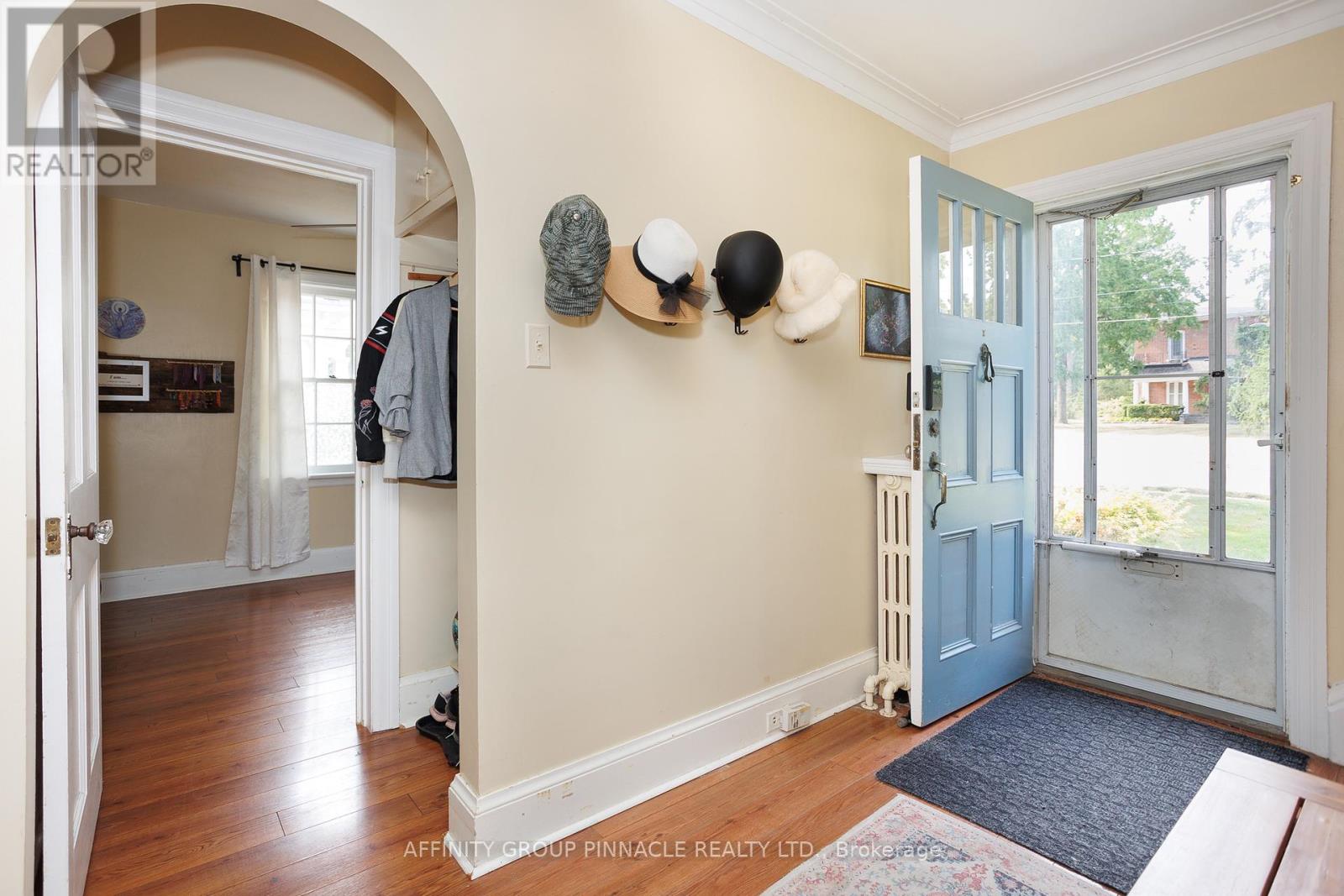 75 Bond Street W, Kawartha Lakes (Lindsay), Ontario  K9V 3R5 - Photo 7 - X12338876