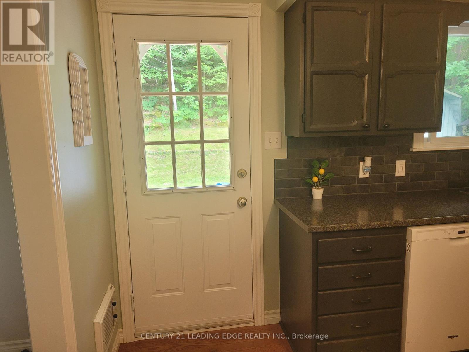 19 Forest Hill Road, Bancroft (Bancroft Ward), Ontario  K0L 1C0 - Photo 10 - X12339047