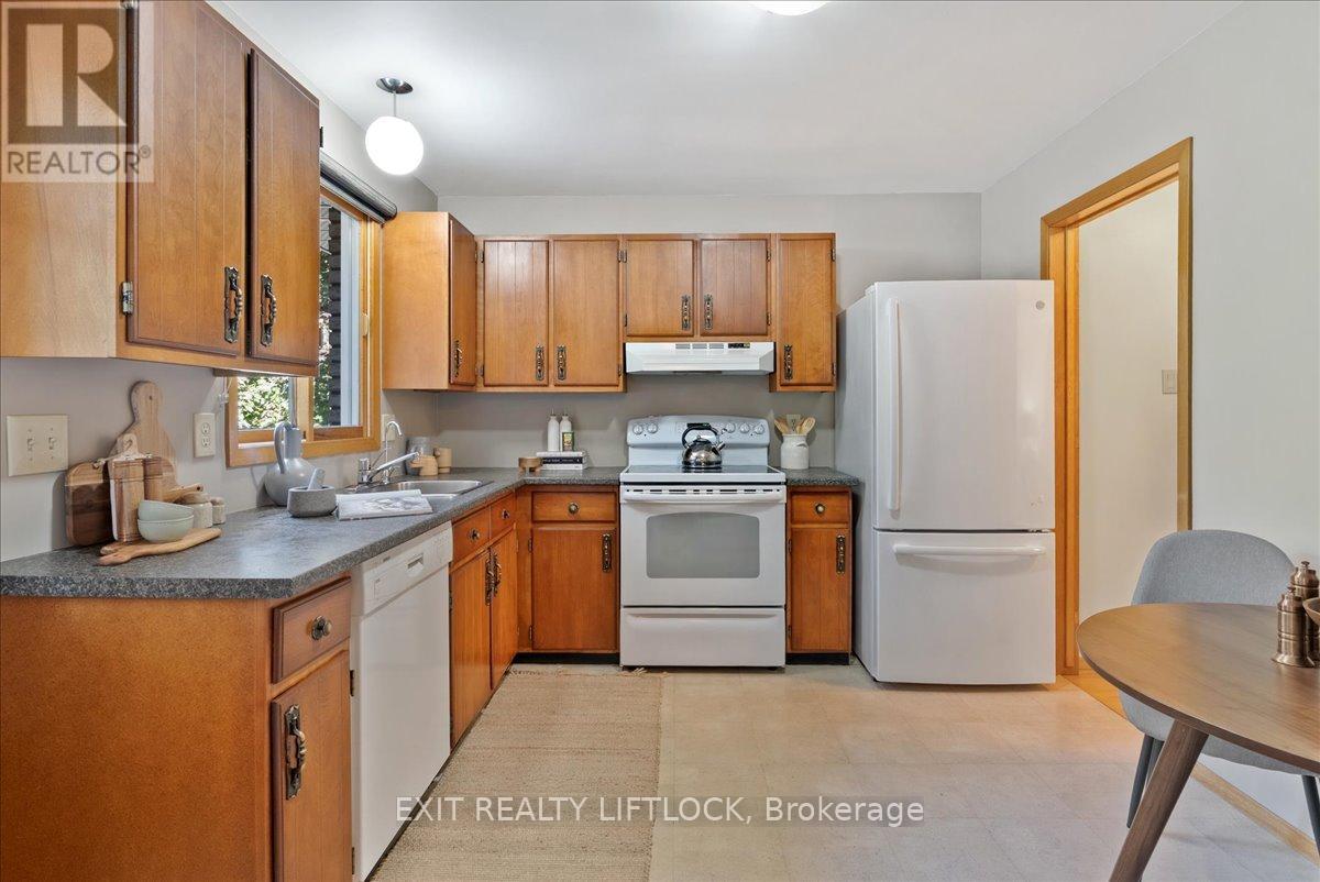 1540 Redwood Drive, Peterborough West (Central), Ontario  K9K 1B4 - Photo 13 - X12339293