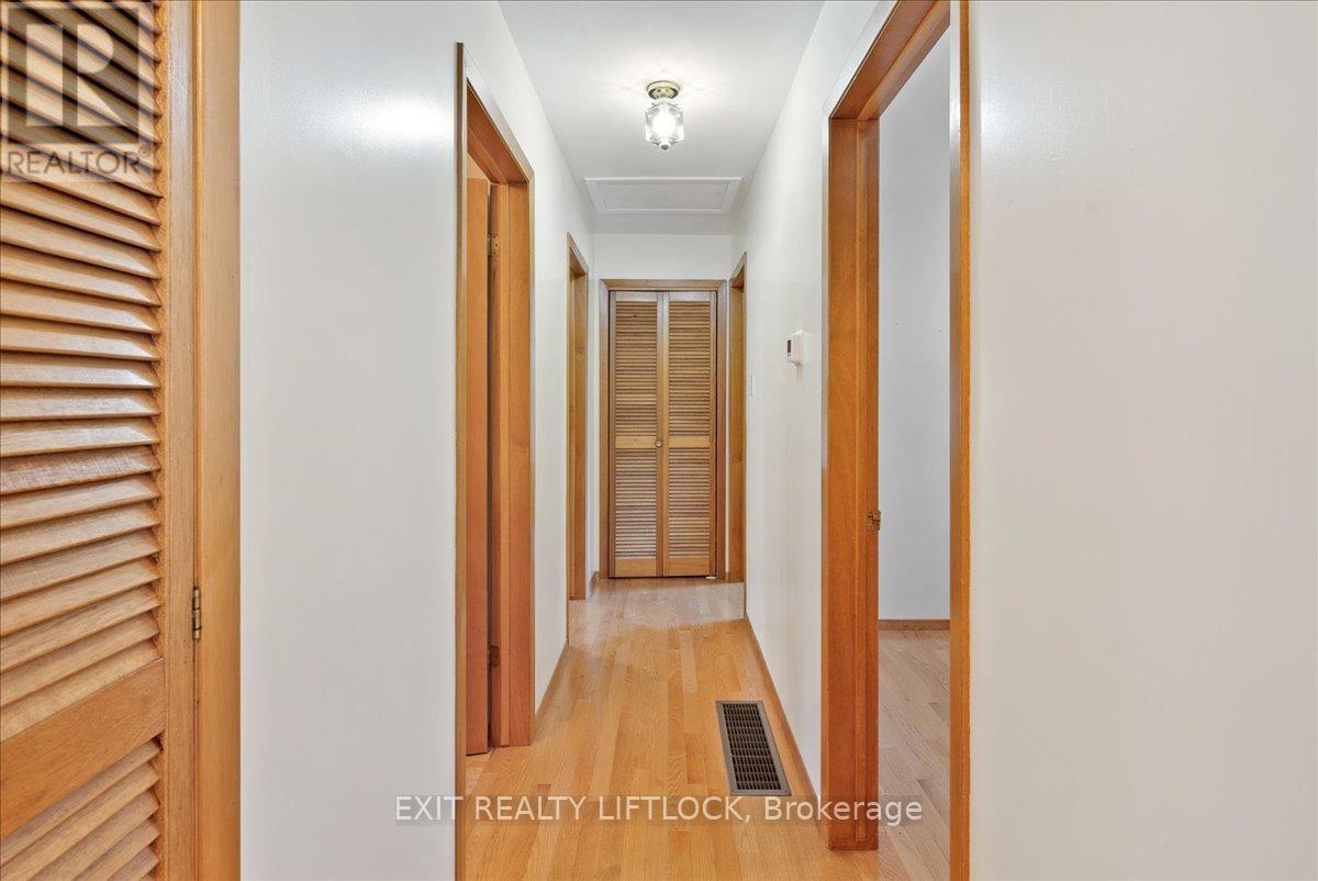 1540 Redwood Drive, Peterborough West (Central), Ontario  K9K 1B4 - Photo 18 - X12339293