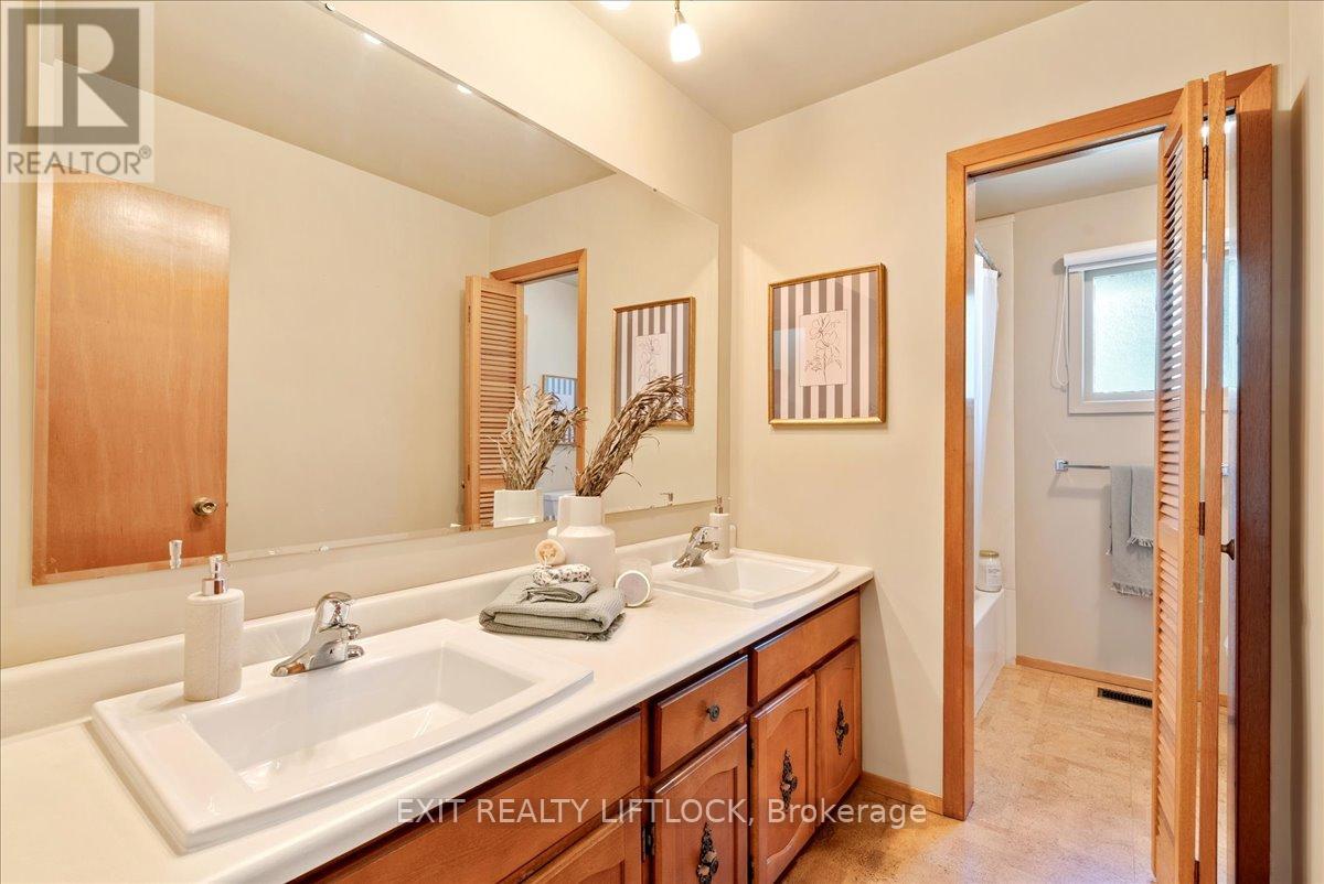 1540 Redwood Drive, Peterborough West (Central), Ontario  K9K 1B4 - Photo 22 - X12339293