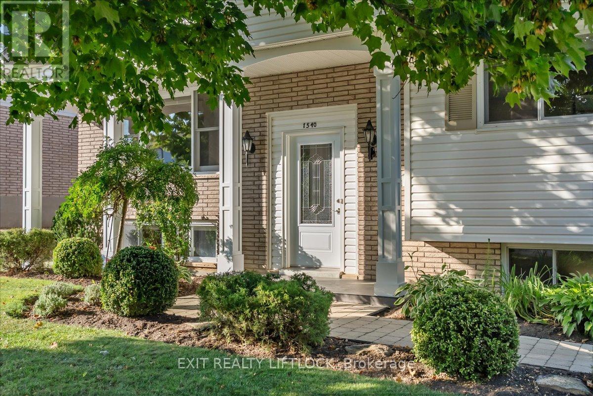 1540 Redwood Drive, Peterborough West (Central), Ontario  K9K 1B4 - Photo 4 - X12339293