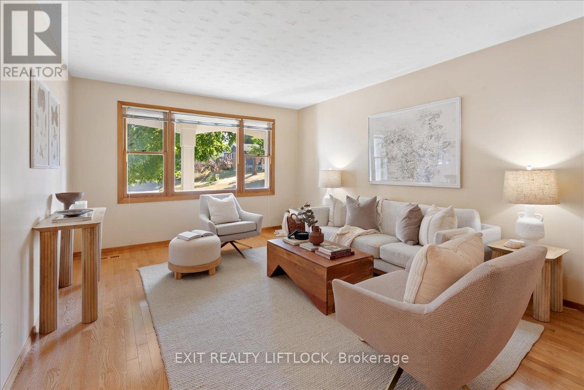 1540 Redwood Drive, Peterborough West (Central), Ontario  K9K 1B4 - Photo 6 - X12339293
