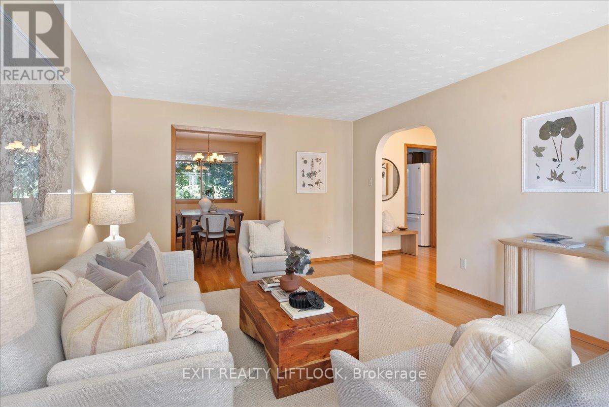 1540 Redwood Drive, Peterborough West (Central), Ontario  K9K 1B4 - Photo 9 - X12339293