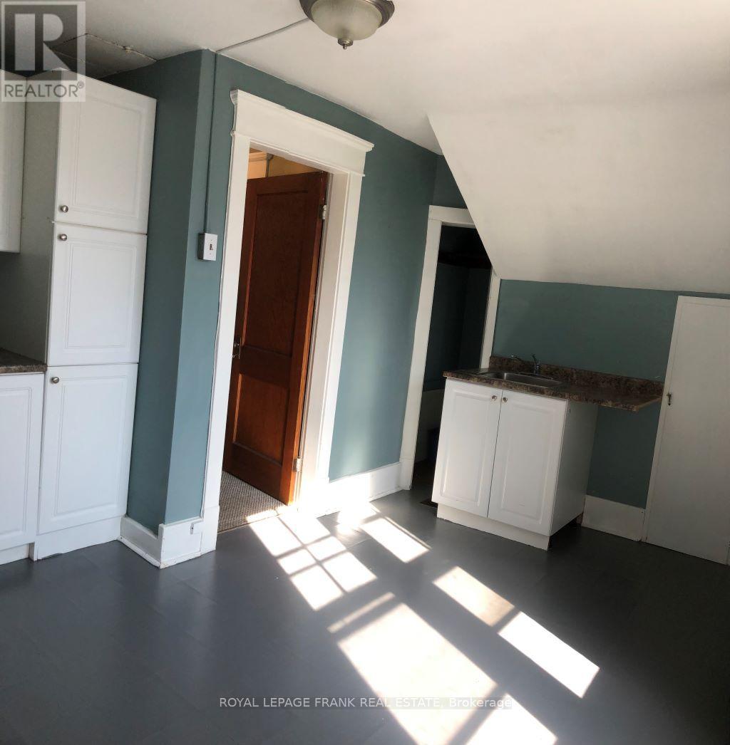 714 Chemong Road, Peterborough North (South), Ontario  K9H 5Y9 - Photo 13 - X12339903