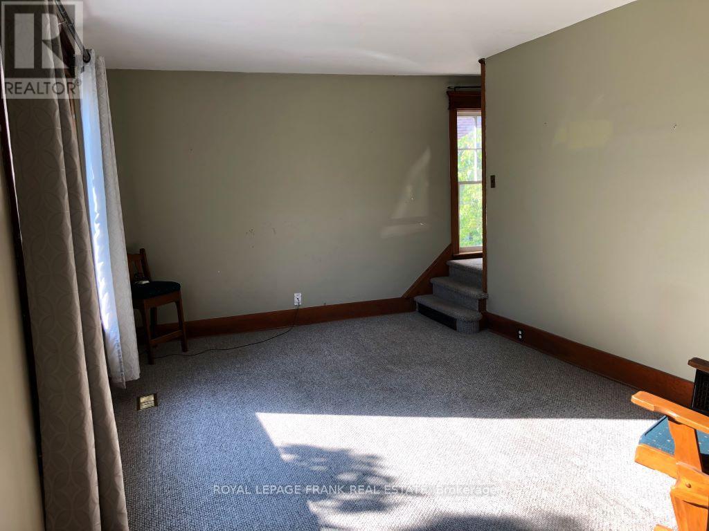 714 Chemong Road, Peterborough North (South), Ontario  K9H 5Y9 - Photo 7 - X12339903