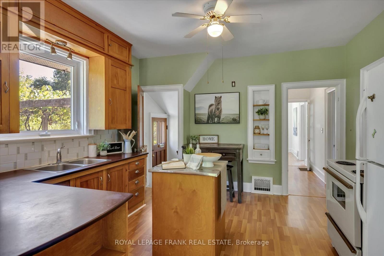 720 Bethune Street, Peterborough North (South), Ontario  K9H 4A4 - Photo 12 - X12339955