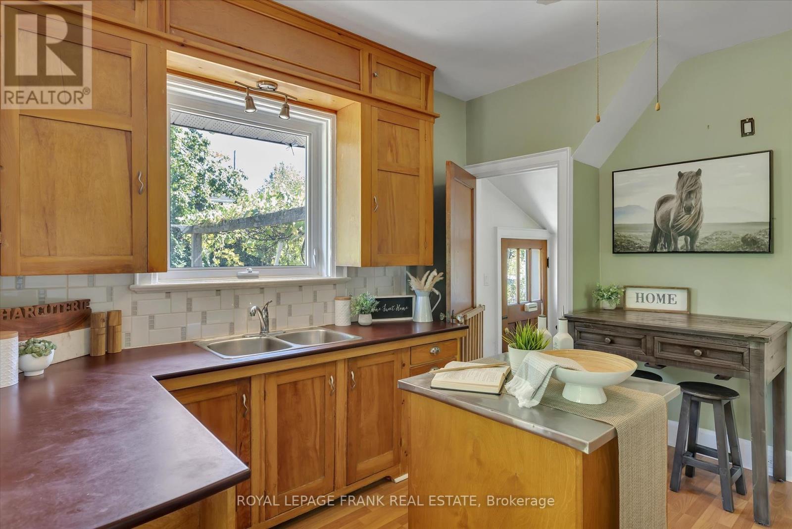 720 Bethune Street, Peterborough North (South), Ontario  K9H 4A4 - Photo 14 - X12339955