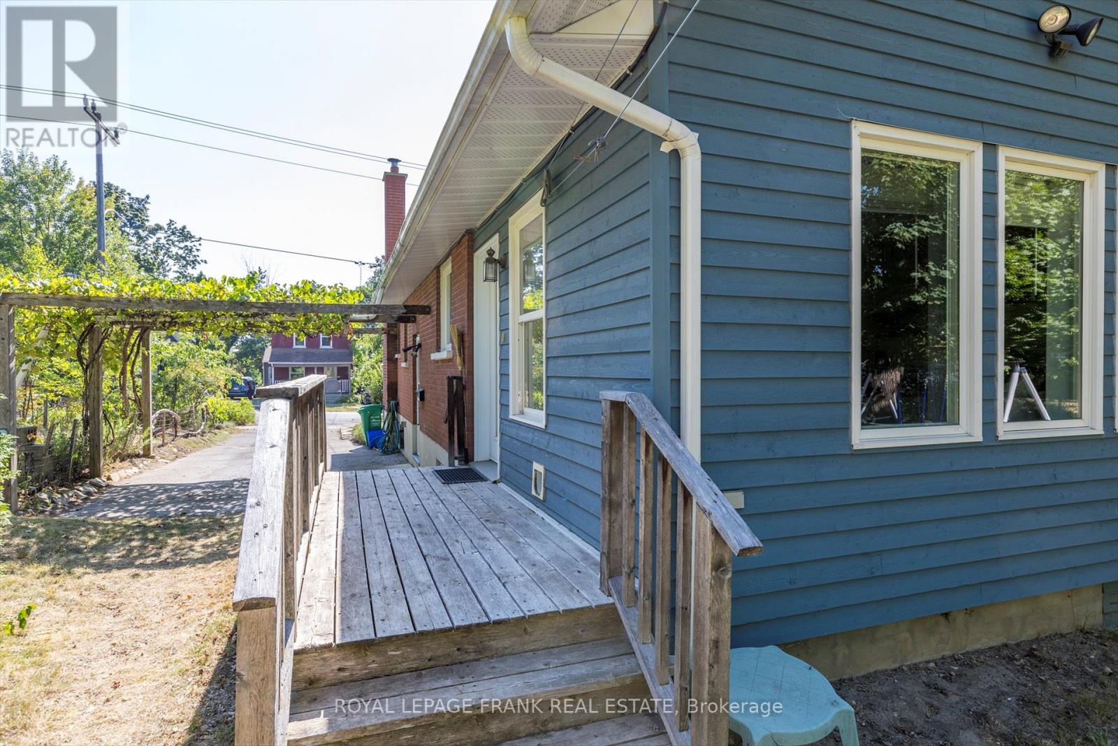 720 Bethune Street, Peterborough North (South), Ontario  K9H 4A4 - Photo 43 - X12339955
