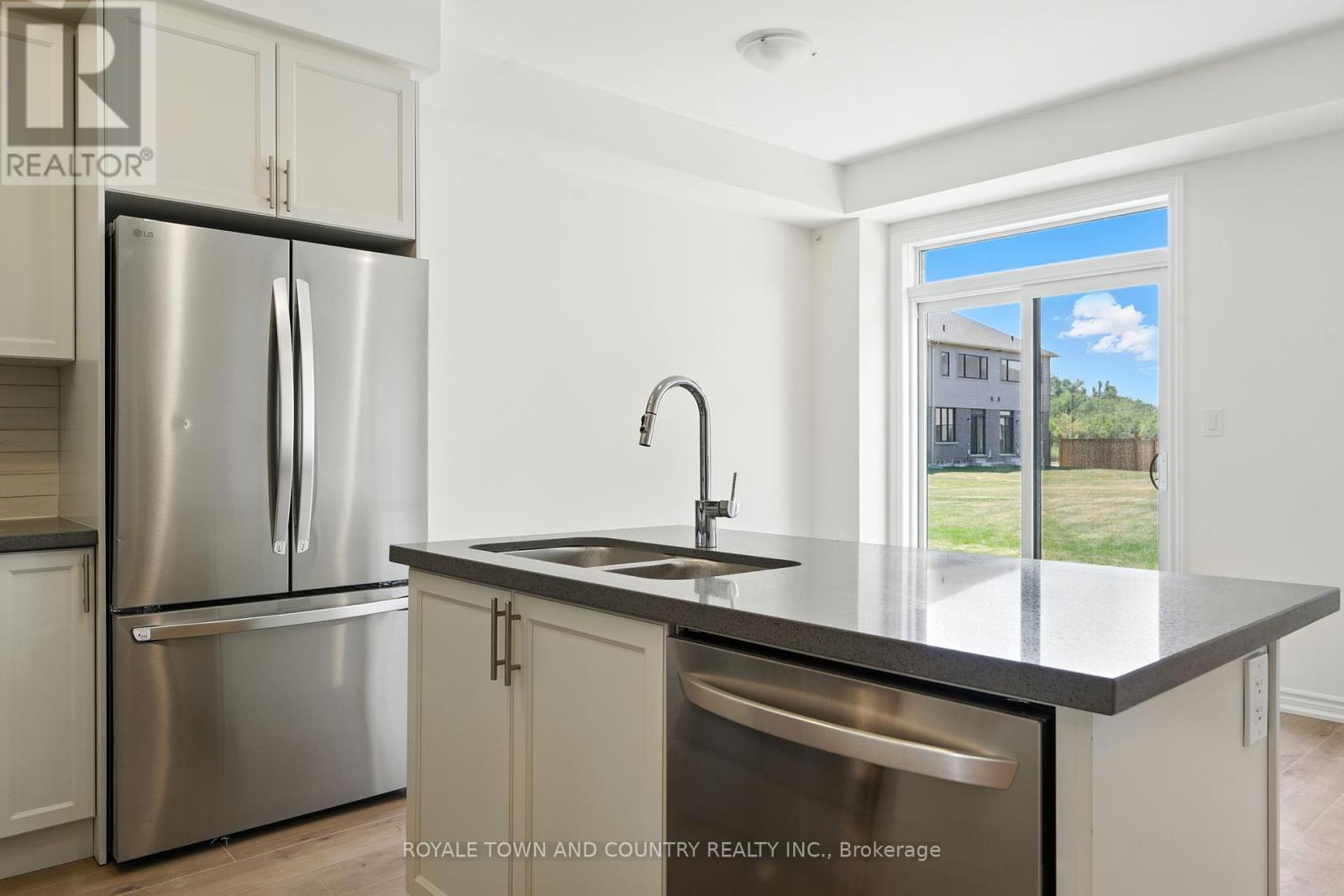 62 Hickey Lane, Kawartha Lakes (Lindsay), Ontario  K9V 0T2 - Photo 12 - X12340035
