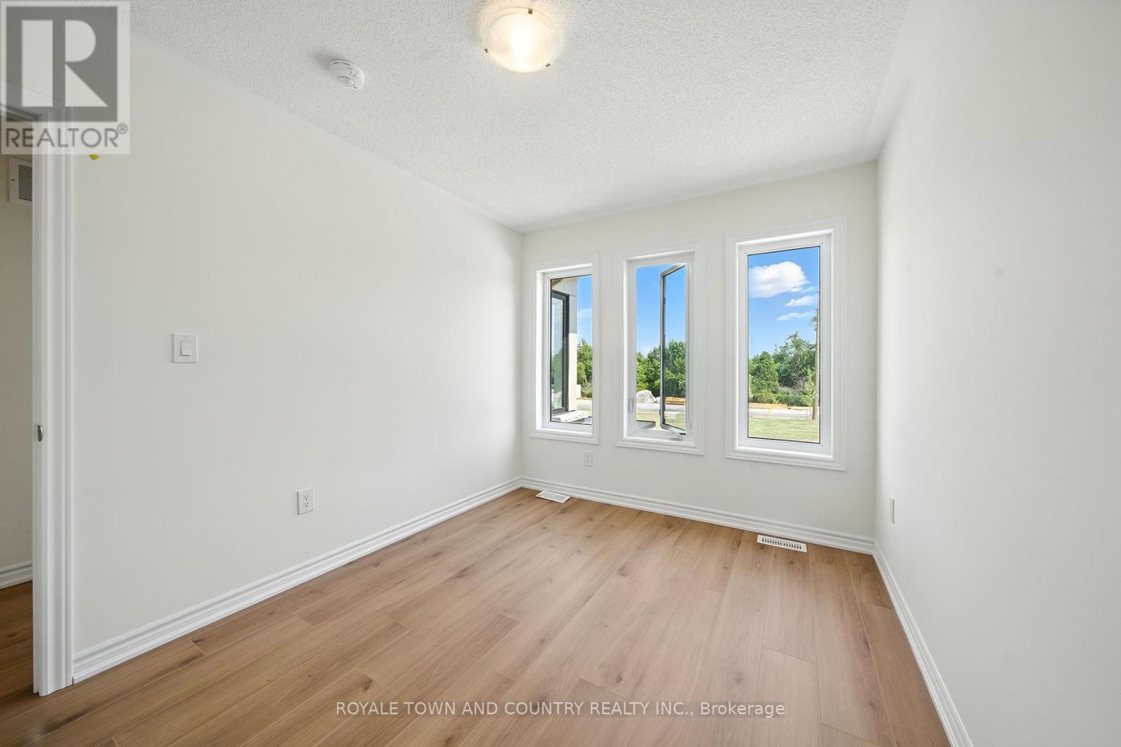 62 Hickey Lane, Kawartha Lakes (Lindsay), Ontario  K9V 0T2 - Photo 30 - X12340035