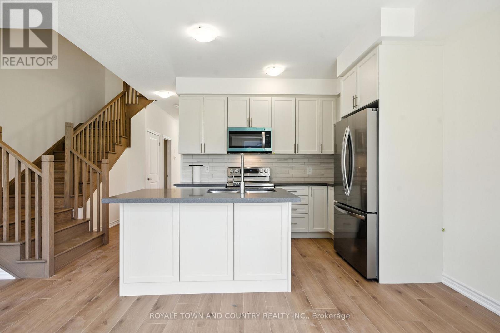 62 Hickey Lane, Kawartha Lakes (Lindsay), Ontario  K9V 0T2 - Photo 8 - X12340035