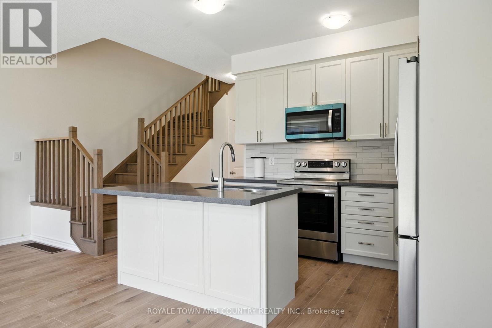 62 Hickey Lane, Kawartha Lakes (Lindsay), Ontario  K9V 0T2 - Photo 9 - X12340035