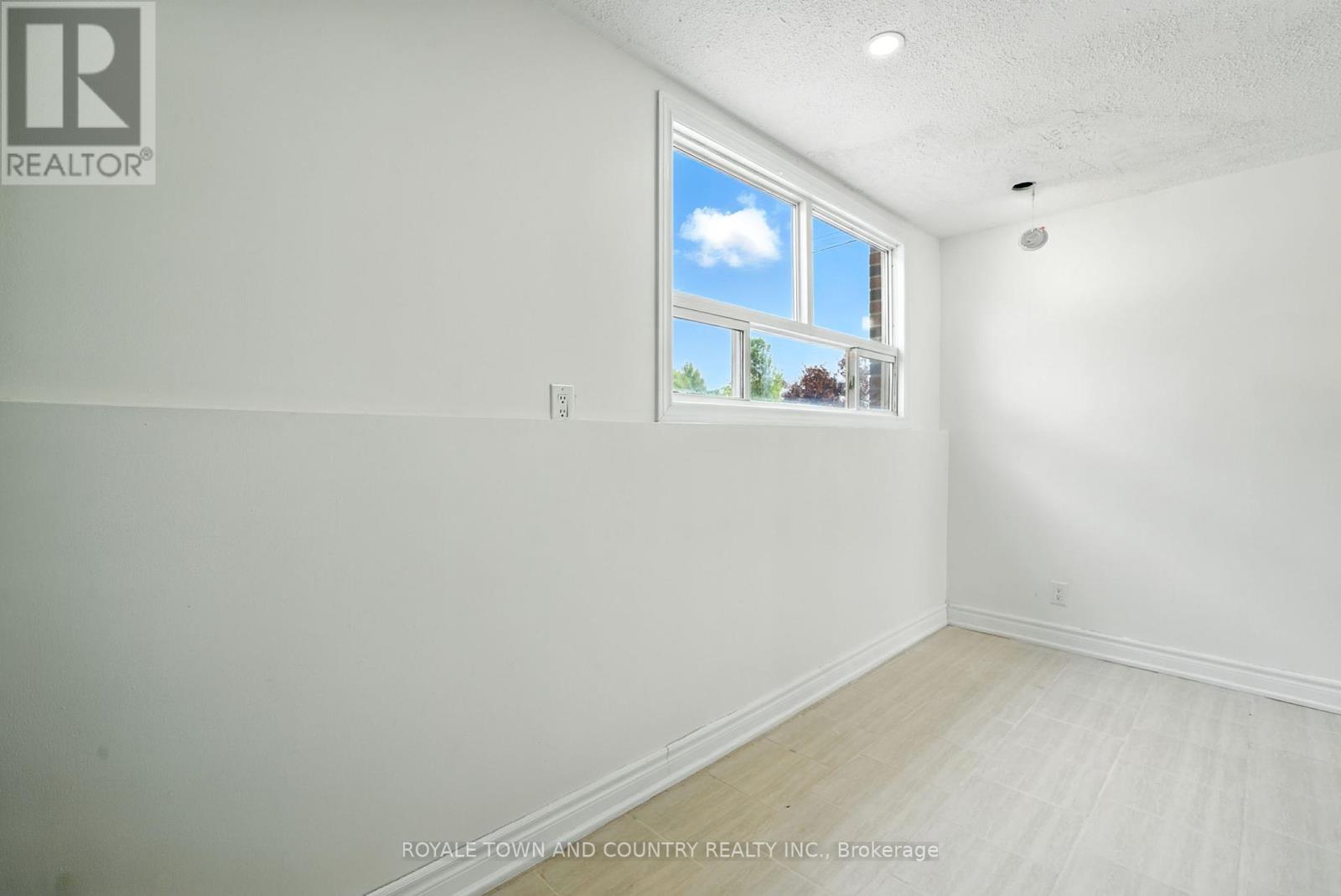 2 - 88 Mary Street W, Kawartha Lakes (Lindsay), Ontario  K9V 5G3 - Photo 15 - X12340226