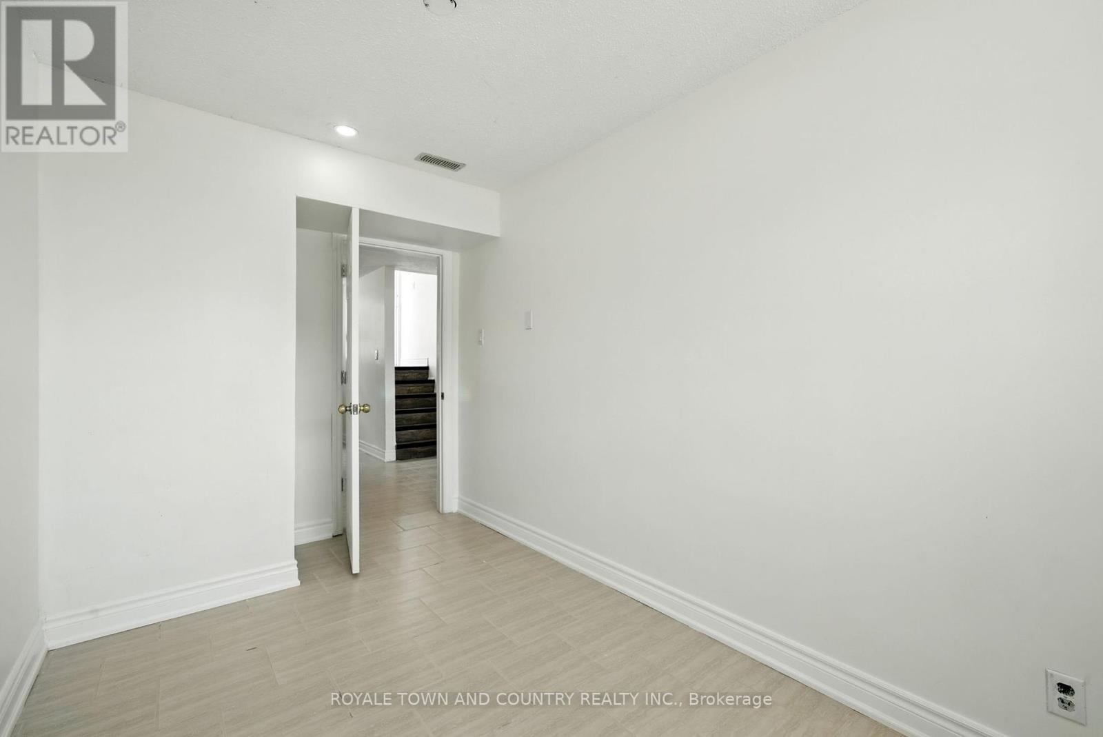 2 - 88 Mary Street W, Kawartha Lakes (Lindsay), Ontario  K9V 5G3 - Photo 19 - X12340226