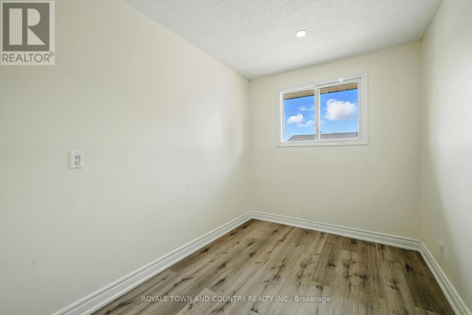 2 - 88 Mary Street W, Kawartha Lakes (Lindsay), Ontario  K9V 5G3 - Photo 21 - X12340226