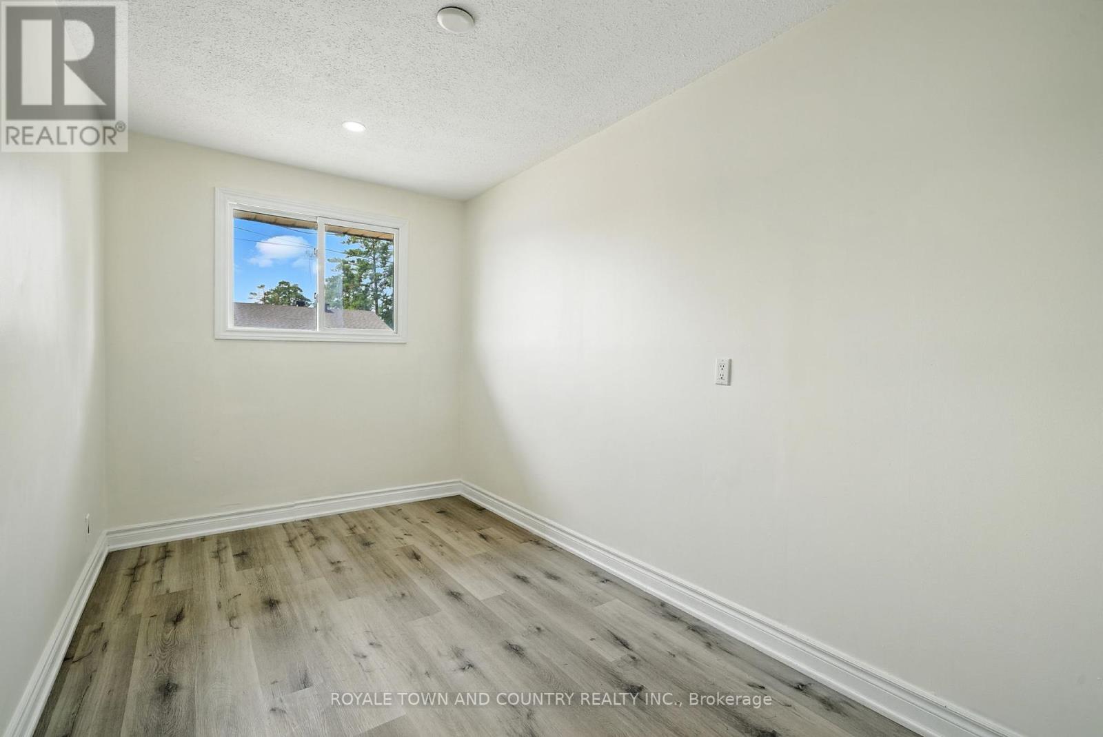 2 - 88 Mary Street W, Kawartha Lakes (Lindsay), Ontario  K9V 5G3 - Photo 25 - X12340226