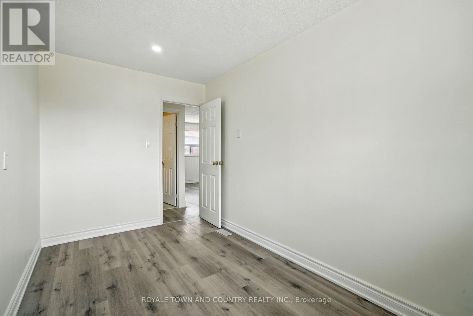 2 - 88 Mary Street W, Kawartha Lakes (Lindsay), Ontario  K9V 5G3 - Photo 27 - X12340226