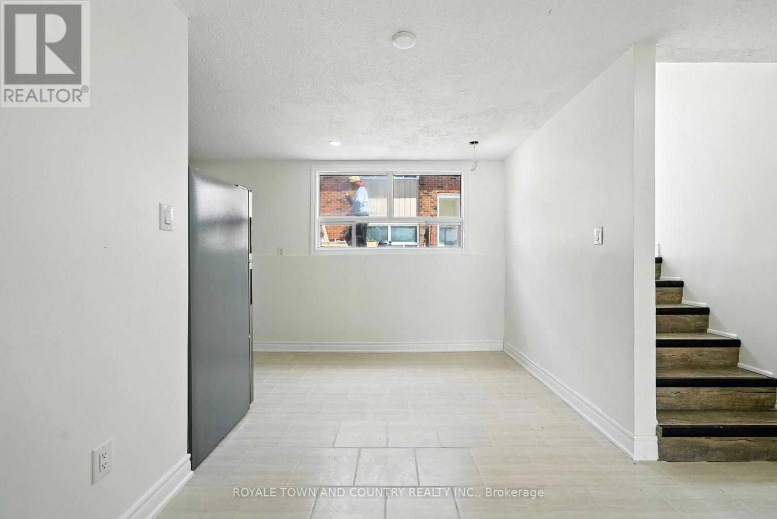 2 - 88 Mary Street W, Kawartha Lakes (Lindsay), Ontario  K9V 5G3 - Photo 8 - X12340226