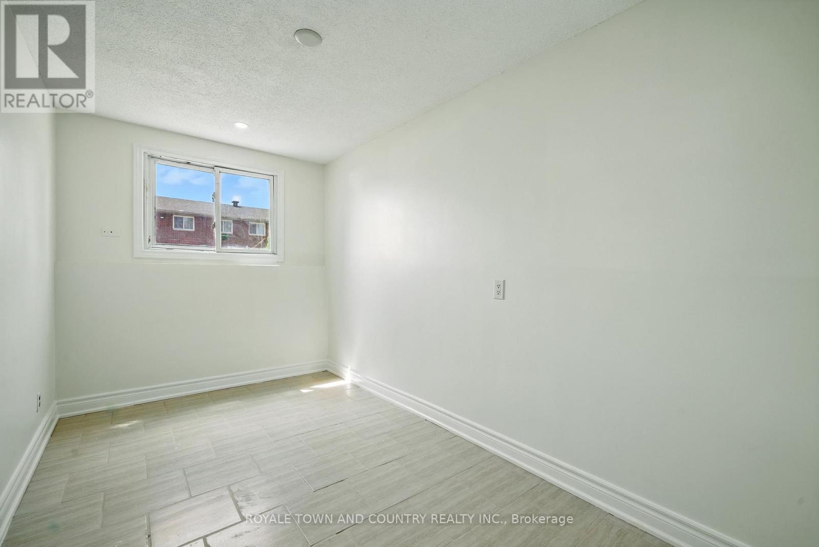 1 - 88 Mary Street W, Kawartha Lakes (Lindsay), Ontario  K9V 5G3 - Photo 18 - X12340411