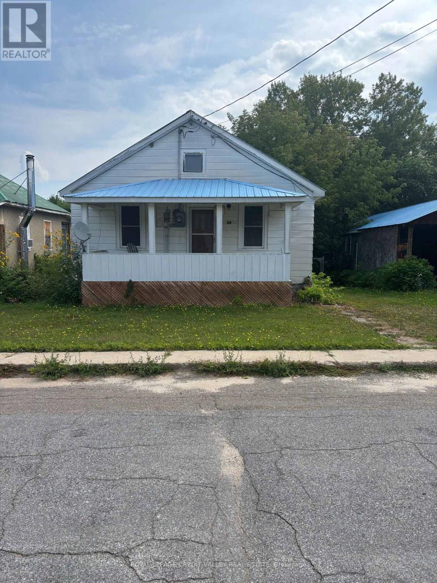 23 Alice Street, Bancroft (Bancroft Ward), Ontario  K0L 1C0 - Photo 2 - X12340443