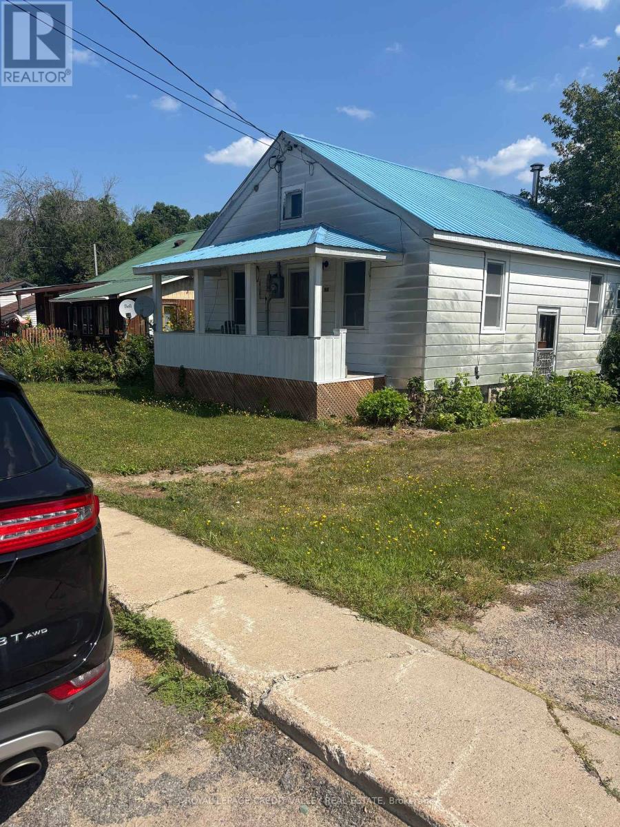 23 Alice Street, Bancroft (Bancroft Ward), Ontario  K0L 1C0 - Photo 3 - X12340443