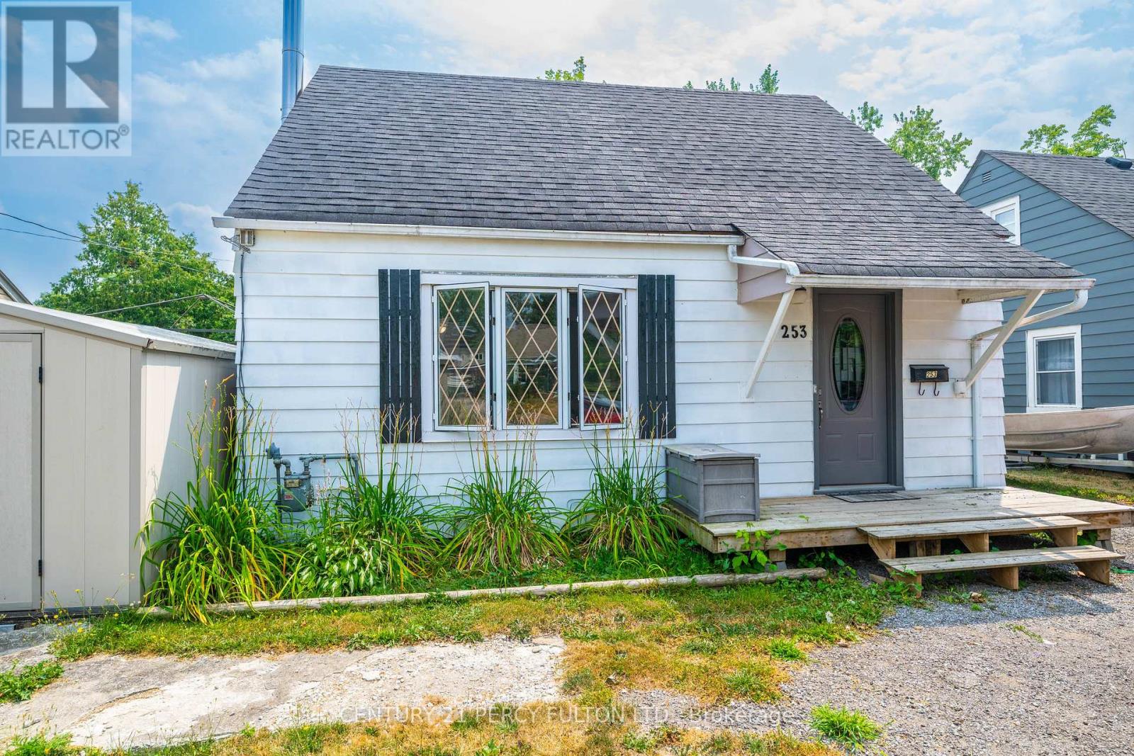 253 Princess Elizabeth Crescent, Kawartha Lakes (Lindsay), Ontario  K9V 1P2 - Photo 3 - X12340435