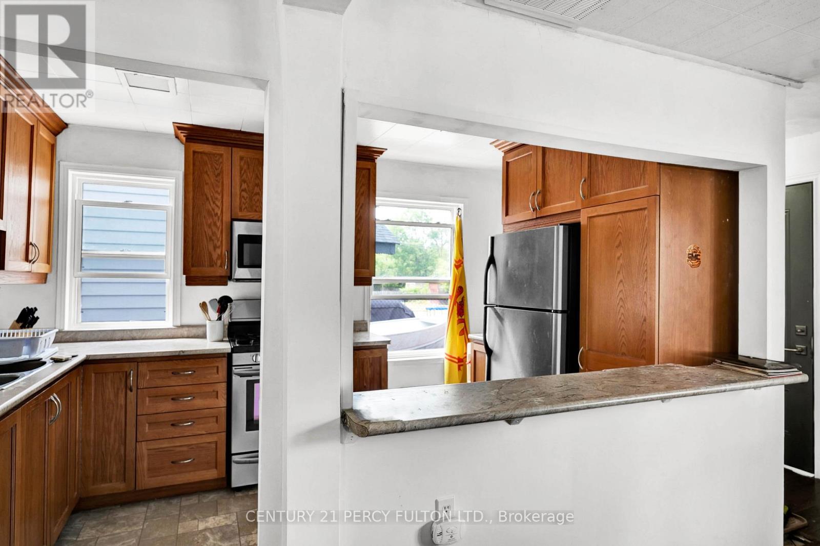 253 Princess Elizabeth Crescent, Kawartha Lakes (Lindsay), Ontario  K9V 1P2 - Photo 7 - X12340435