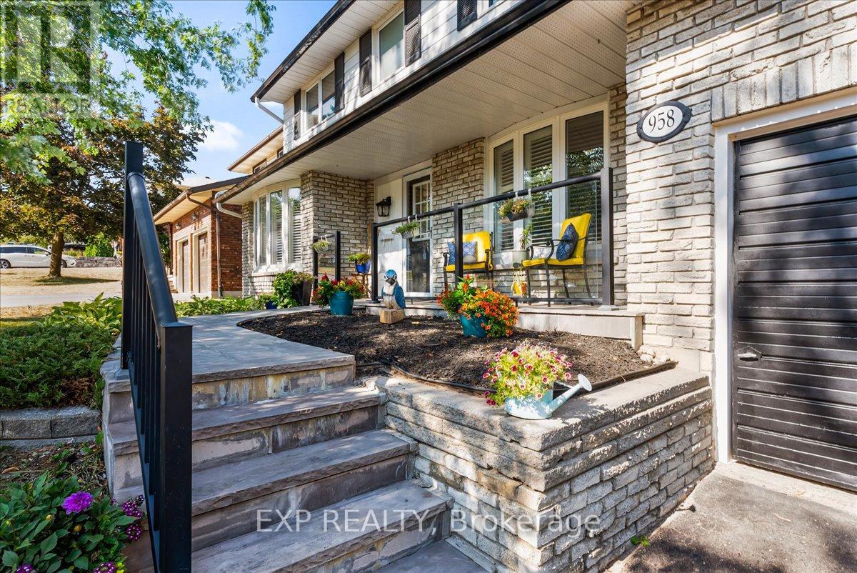 958 Golfview Road, Peterborough West (Central), Ontario  K9J 7W4 - Photo 2 - X12341139