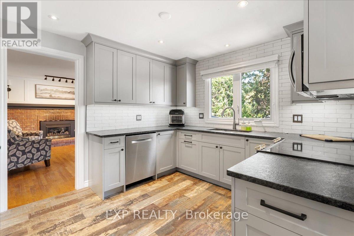 958 Golfview Road, Peterborough West (Central), Ontario  K9J 7W4 - Photo 6 - X12341139